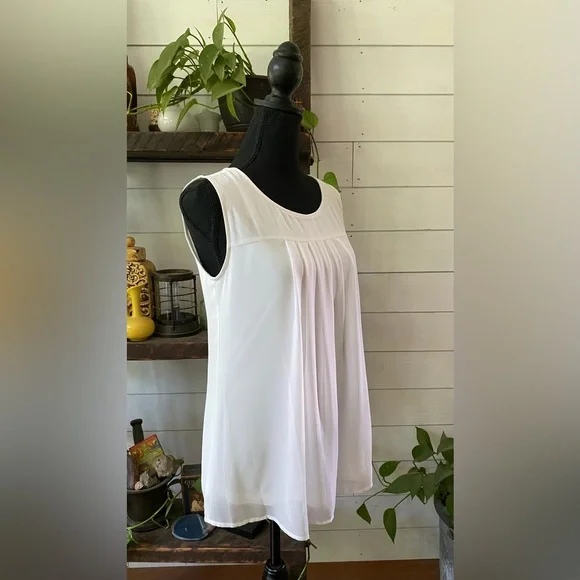 Timeson: White Sleeveless Pleated Blouse - Picture 11 of 16
